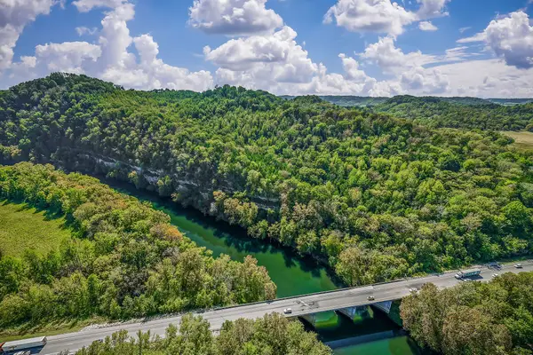 43 Moss Bend Ln, Lancaster, TN 38569