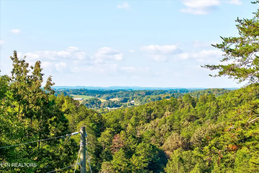 2462 Dogwood Loop Drive, Sevierville, TN 37876 - Image #2