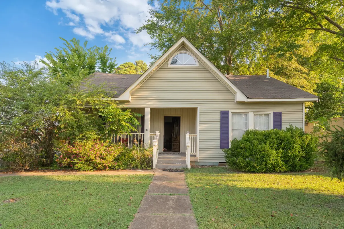 91 E 2nd St E, Parsons, TN 38363 - #1