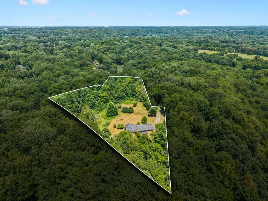 542 Woodland Dr, Clarksville, TN 37043 - #2