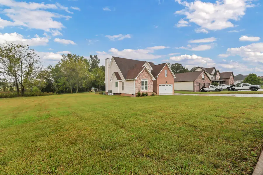 1042 Taits Station Dr, Clarksville, TN 37040 - #3