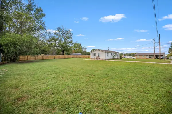 100 Stovall Dr, Huntland, TN 37345