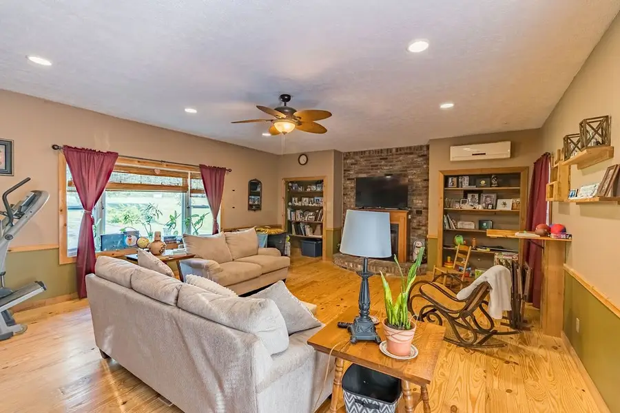 139 S Sunset Cir, Hopkinsville, KY 42240 - #3