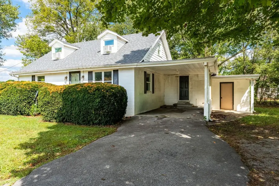 121 Highland School Rd, Hopkinsville, KY 42240 - #2