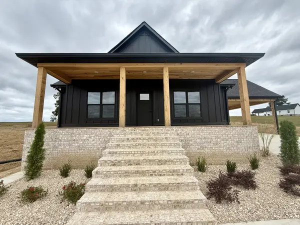 100 Sawyer Lane, Leoma, TN 38468