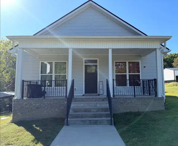 1030 Oak Dr, White Bluff, TN 37187