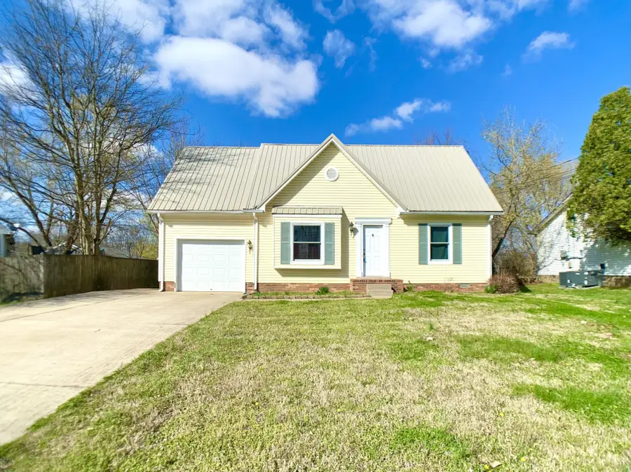 219 Jim Thorpe Dr, Clarksville, TN 37042 - #2