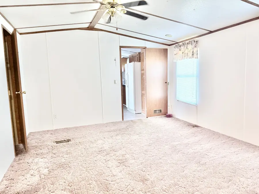 66 W Pine St, Nortonville, KY 42442 - #2