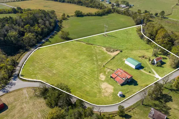 3523 Water Valley Rd, Williamsport, TN 38487