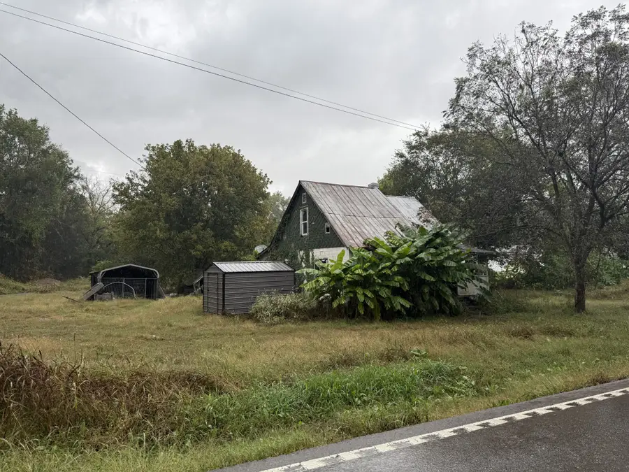 307 Railroad St, Petersburg, TN 37144 - Image #3