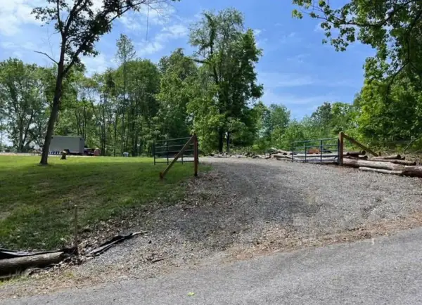419 Baker Ln, Cadiz, KY 42211
