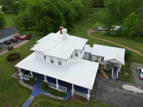 209 Main St, Cumberland City, TN 37050