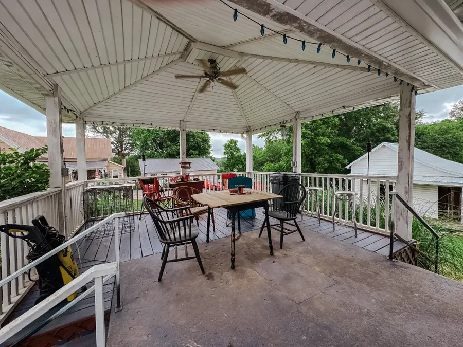 209 Main St, Cumberland City, TN 37050 - Image #3