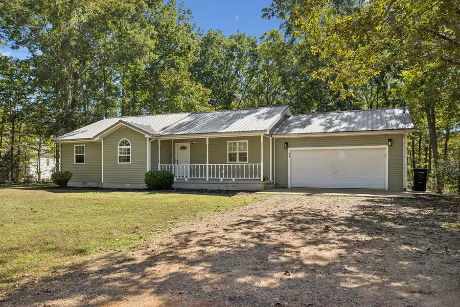 414 Honeysuckle Ln, Hohenwald, TN 38462 - Image #2