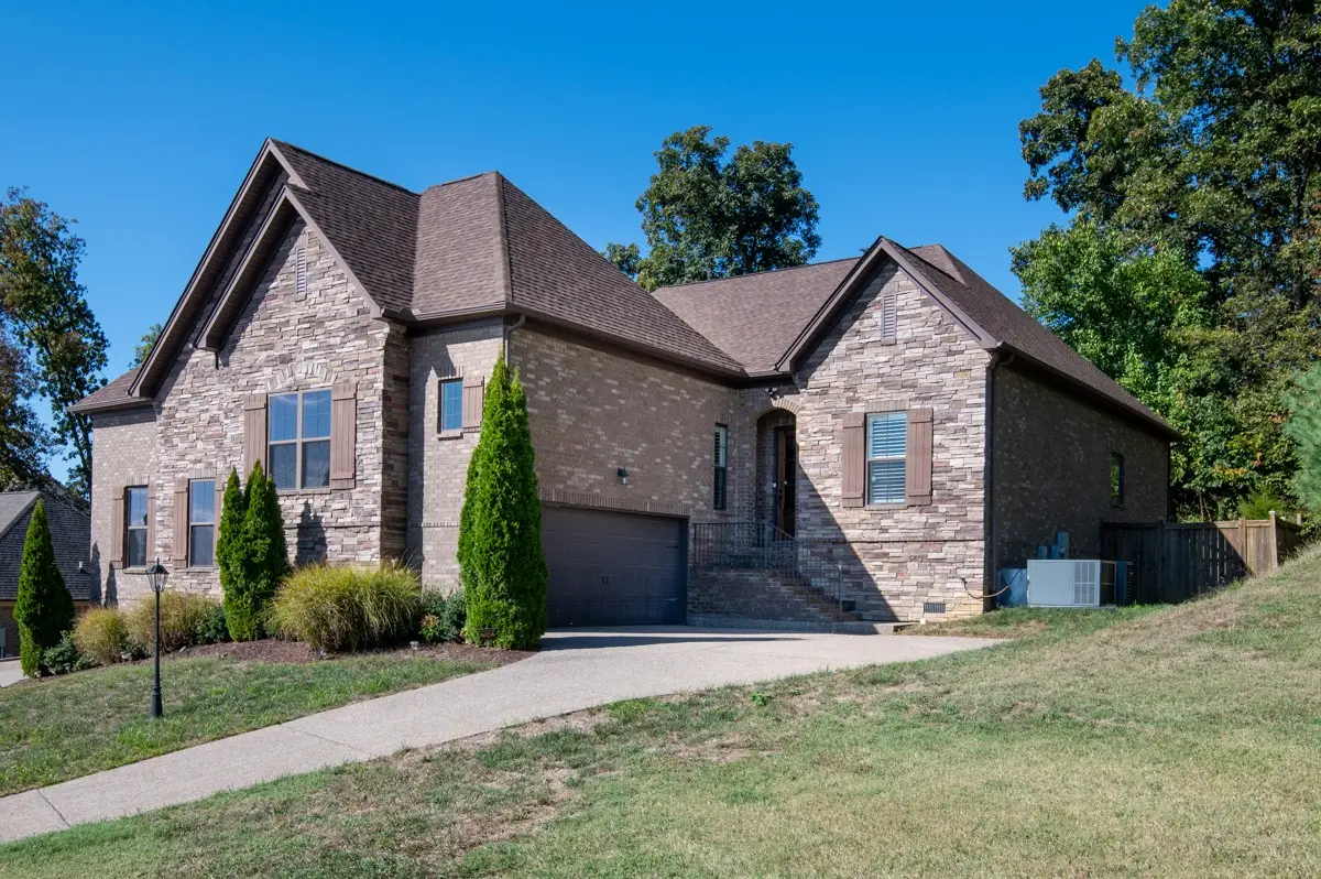 156 Cobbler Cir, Hendersonville, TN 37075 - Image #1
