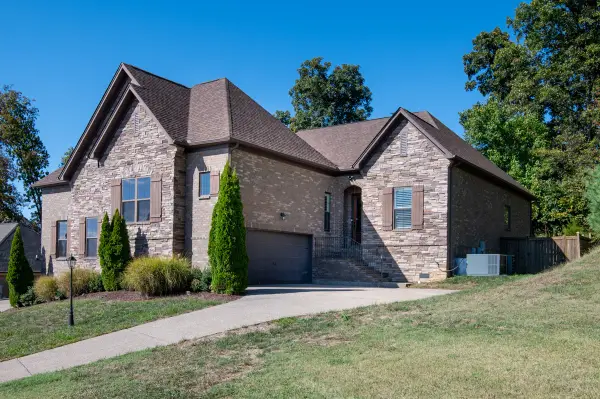 156 Cobbler Cir, Hendersonville, TN 37075