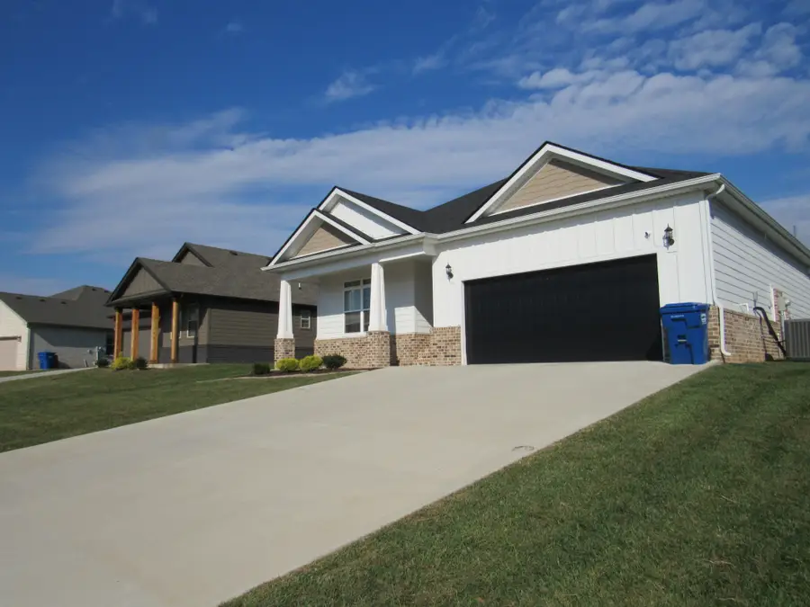 321 Frontier Dr, Clarksville, TN 37043 - #2