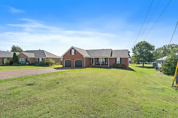 649 Woodburn Dr, Smyrna, TN 37167