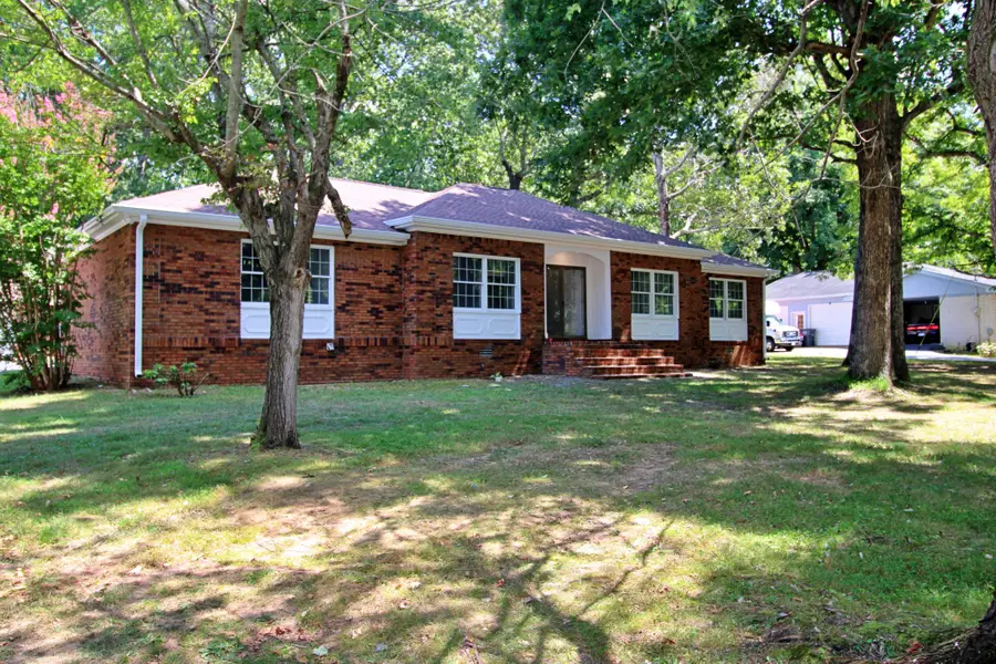 1414 Hillwood Cir, Lafayette, TN 37083 - Image #2