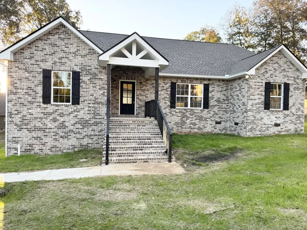 85 Acorn Trl, Hartsville, TN 37074 - Image #1