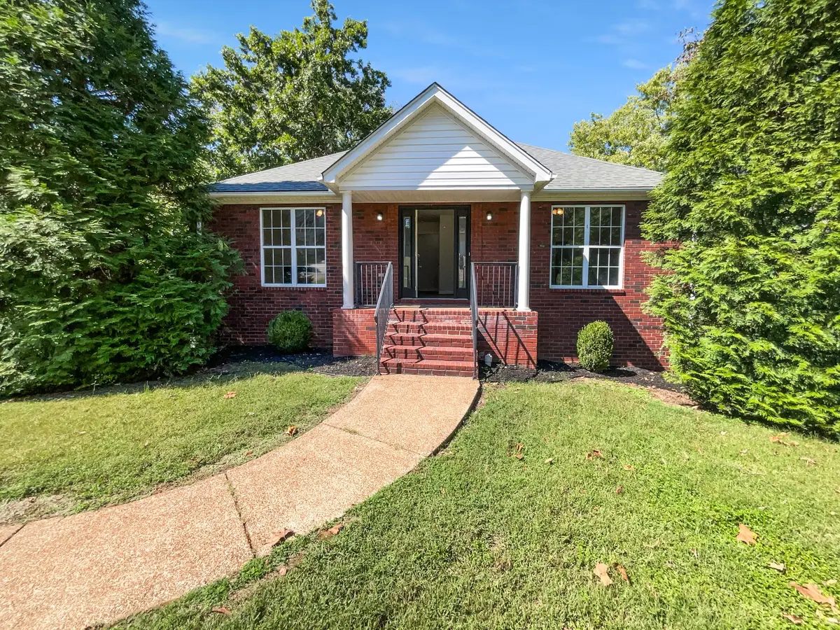 630 Knollwood Dr, La Vergne, TN 37086 - Image #1