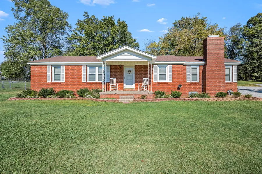 8 W Point Dr, Fayetteville, TN 37334 - Image #2
