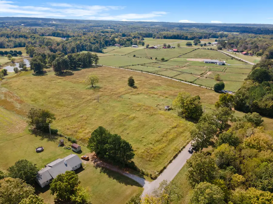 7303 Dug Hill Rd, Bon Aqua, TN 37025 - Image #2