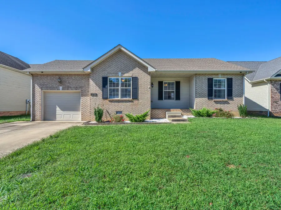 2526 Centerstone Cir, Clarksville, TN 37040 - #2