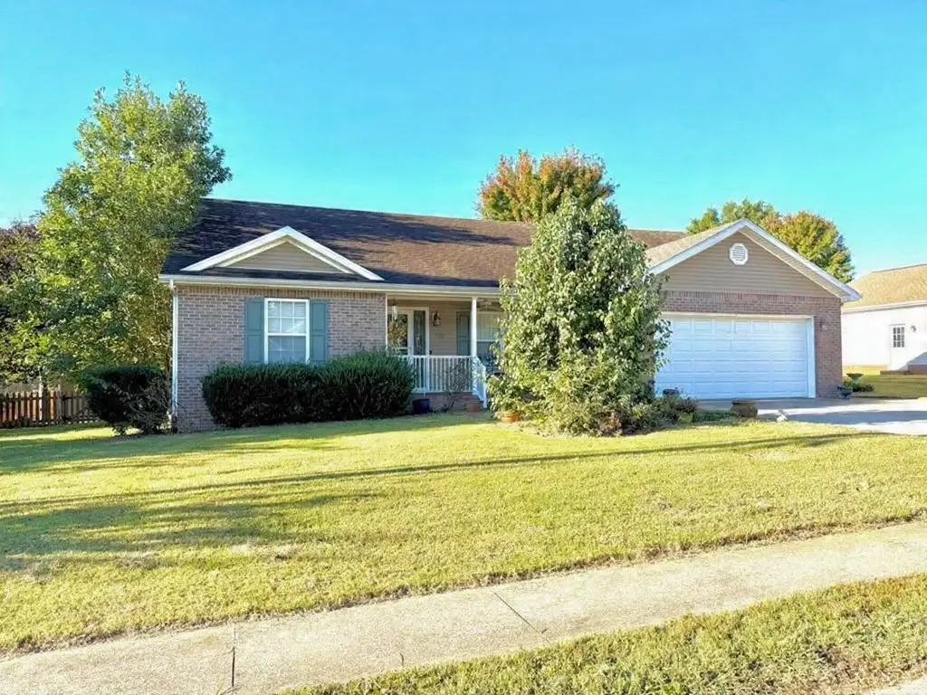 974 Wing Tip Cir, Hopkinsville, KY 42240 - Image #1