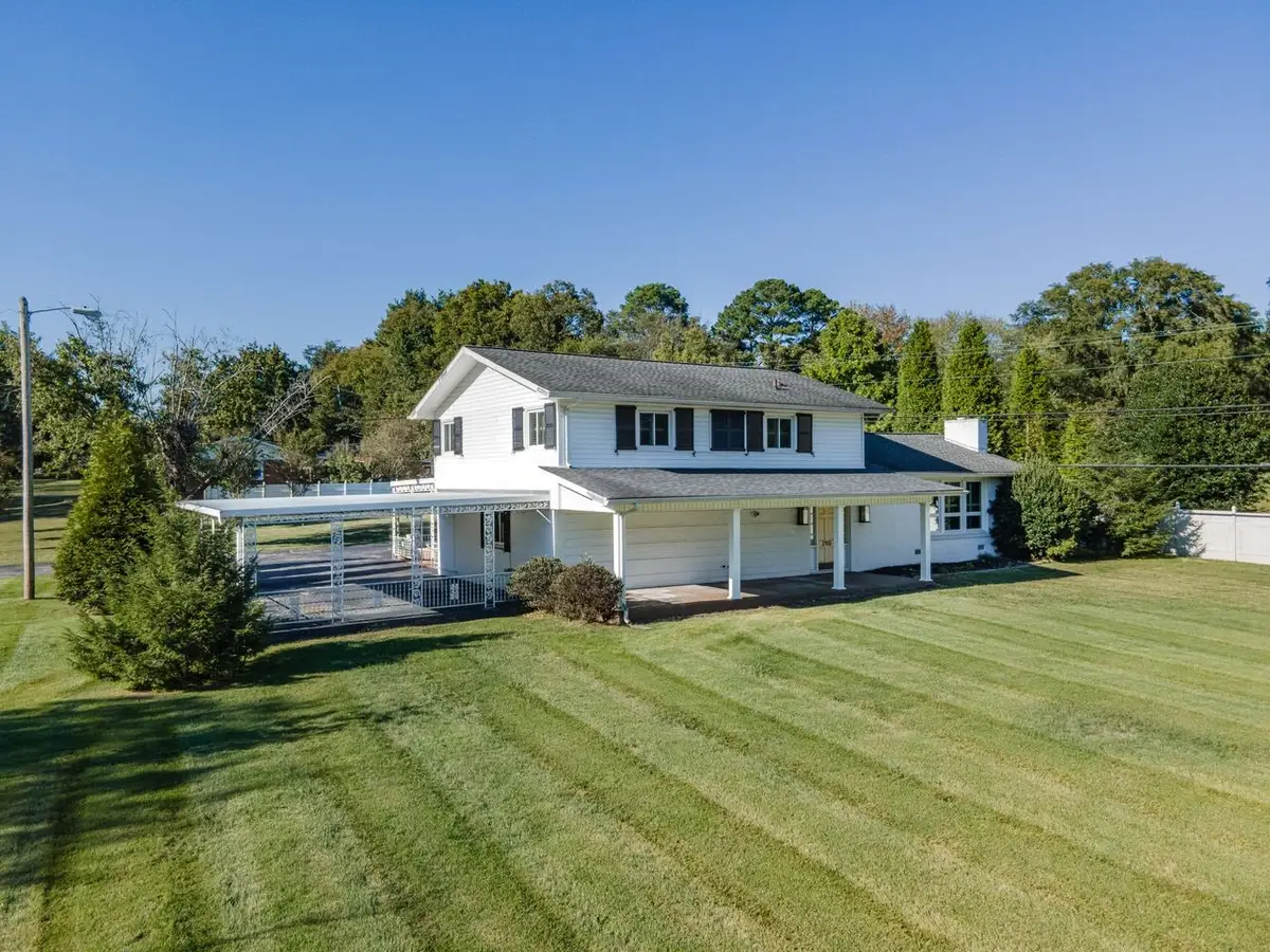 2910 Brookside Dr, Columbia, TN 38401 - #1