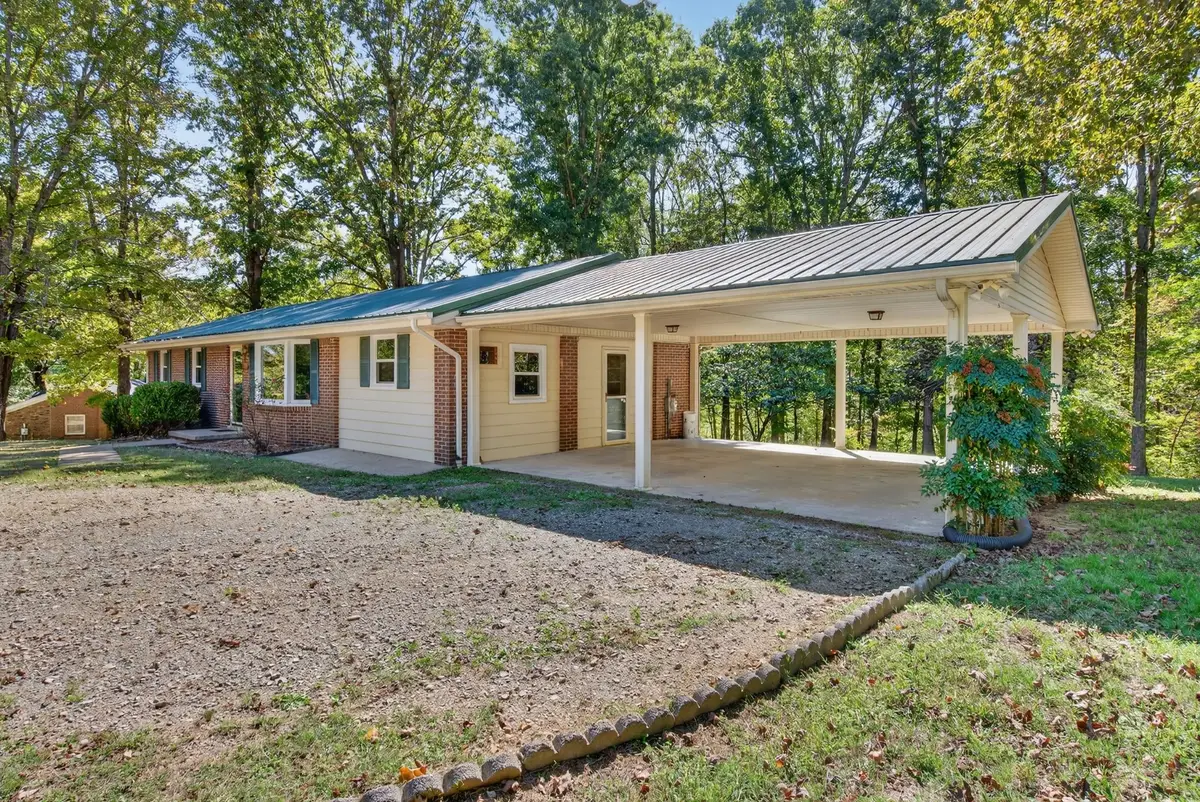 185 Mockingbird St, Erin, TN 37061 - Image #1