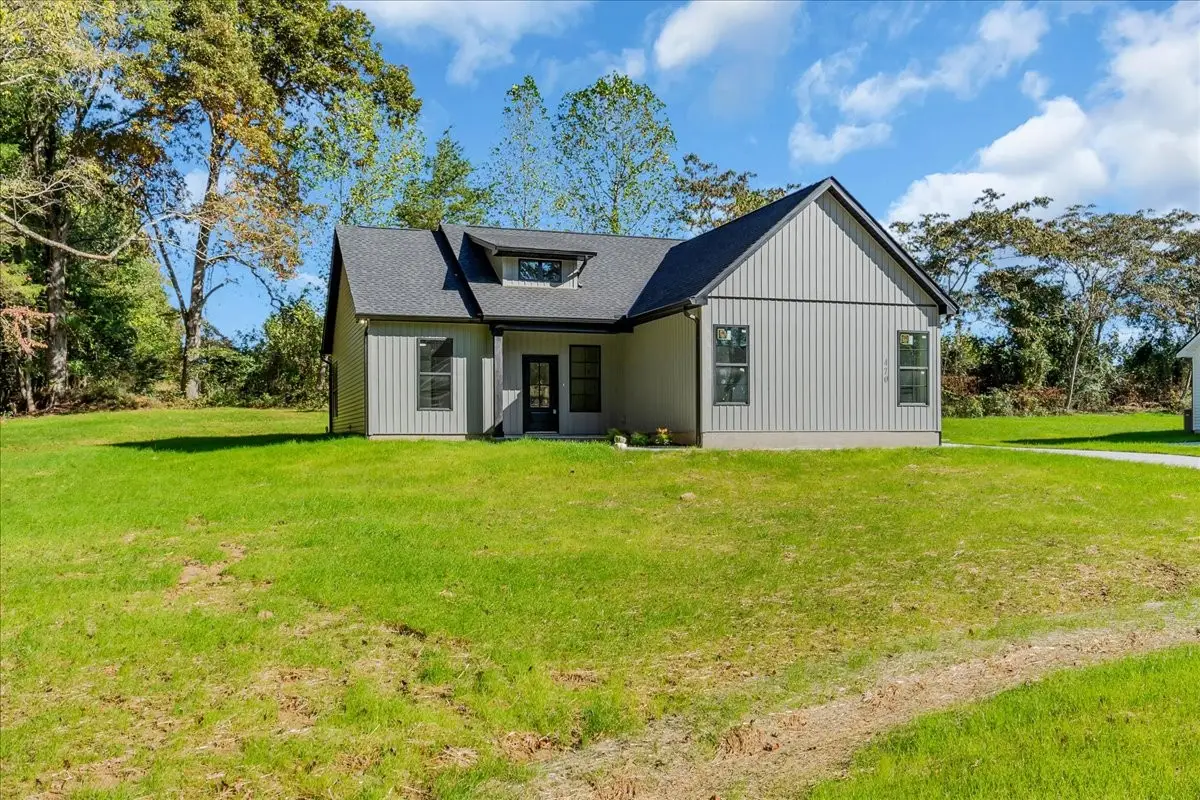 470 Sherwood Dr, McMinnville, TN 37110 - #1