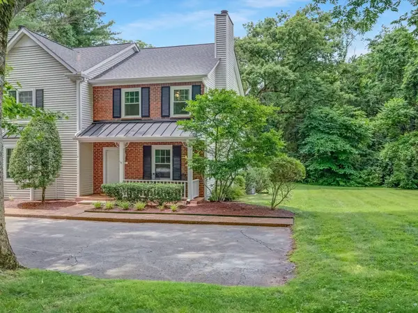 1301 Carriage Park Dr, Franklin, TN 37064