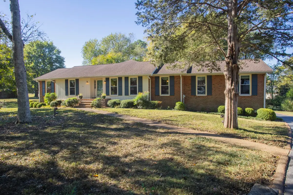 104 Stonewall Dr, Hendersonville, TN 37075 - Image #1