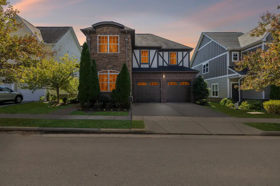 1009 Swanson Ln, Franklin, TN 37064 - #2