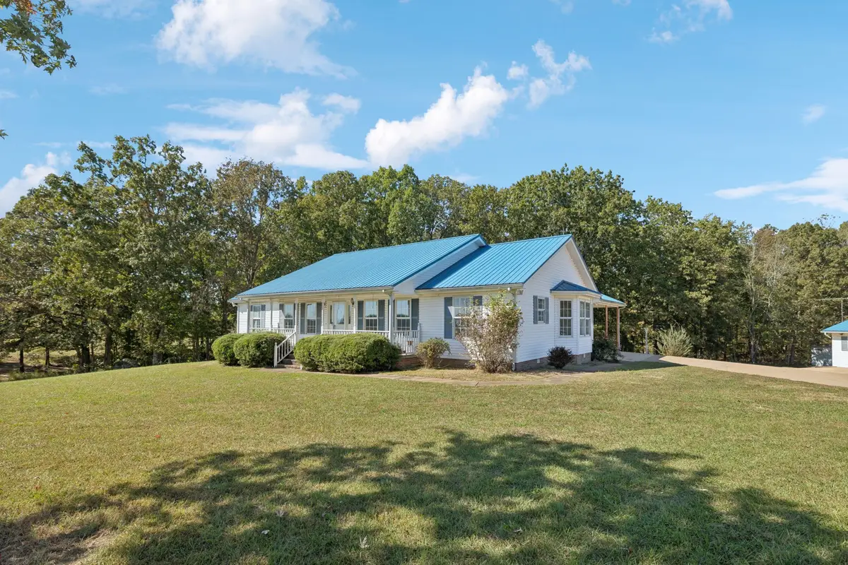 240 Hurst Rd, Hohenwald, TN 38462 - Image #1