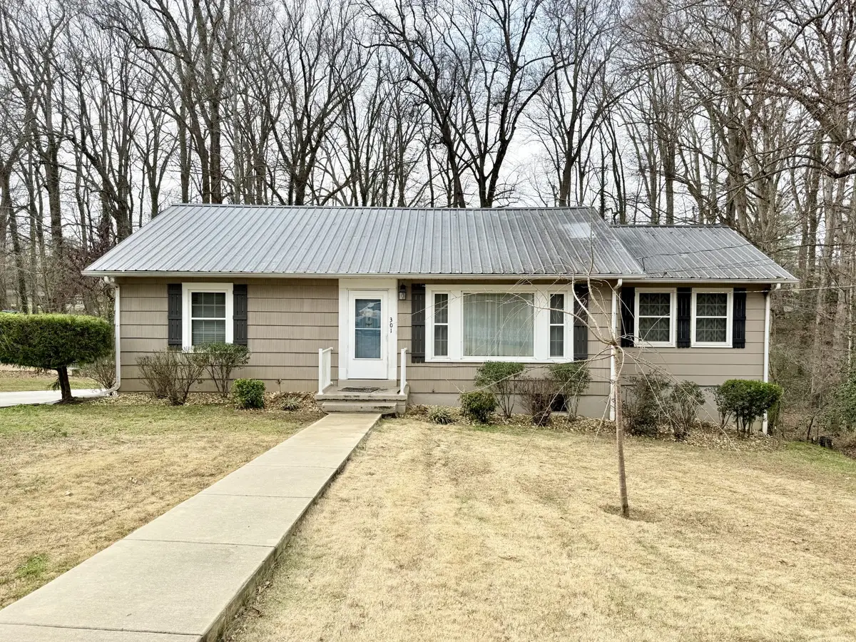 301 Ben Lomond Dr, McMinnville, TN 37110 - #1