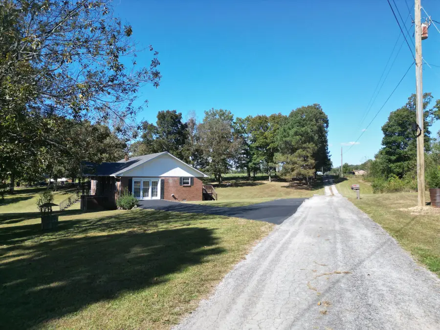 2055 Chisholm Rd, Iron City, TN 38463 - Image #3