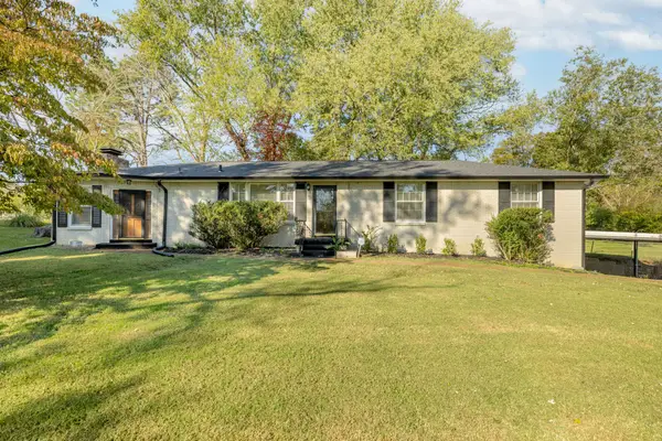 1015 Lockertsville Rd, Ashland City, TN 37015