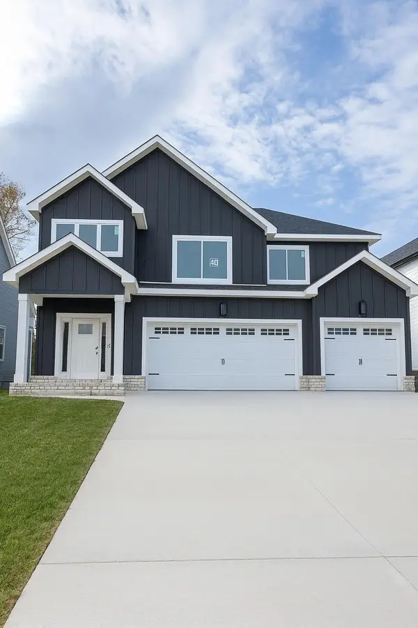 978 Alton Dr, Clarksville, TN 37043