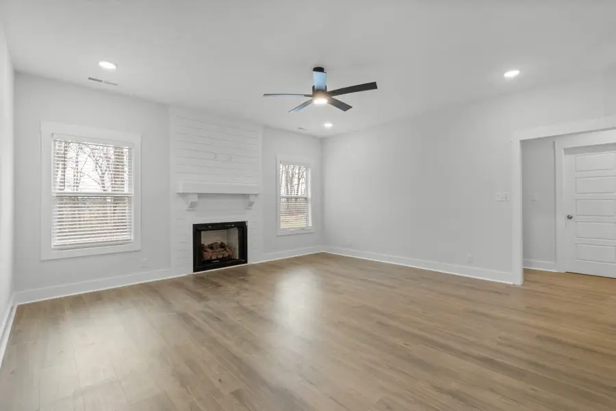 978 Alton Dr, Clarksville, TN 37043 - #3