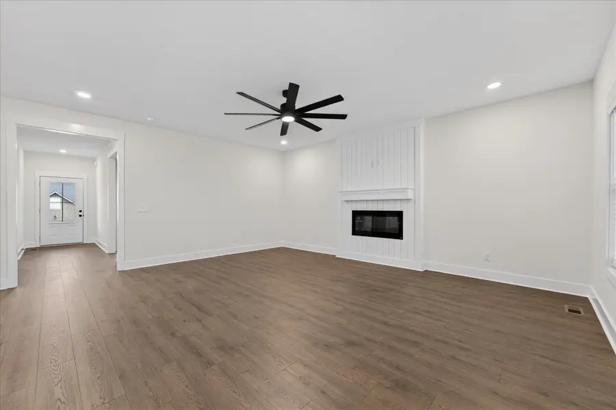 982 Alton Dr, Clarksville, TN 37043 - #3