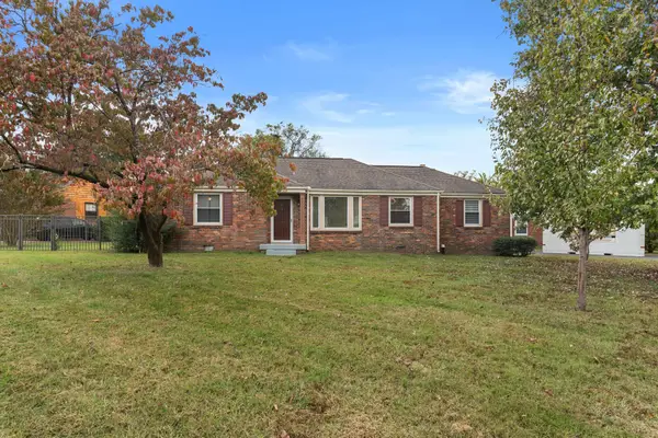 2205 Crestline Dr, Nashville, TN 37214