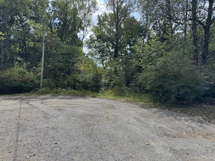 9456 Cedar Dr, Bon Aqua, TN 37025 - Image #3