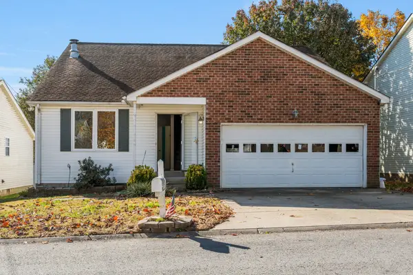 104 Edgehill Ln, Hendersonville, TN 37075