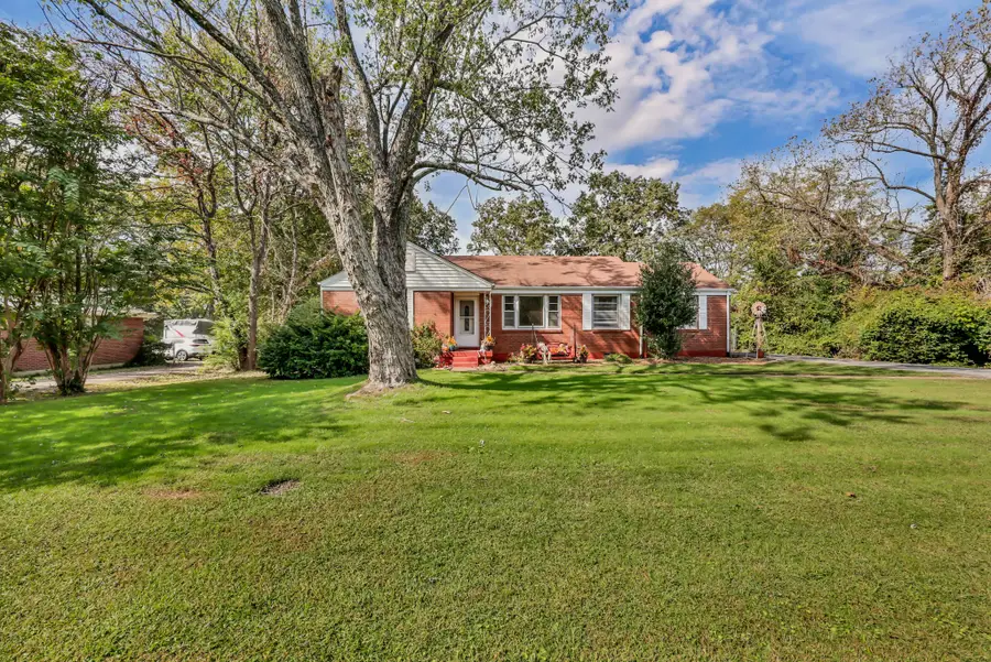 12 Hillsboro Rd, Clarksville, TN 37042 - #2