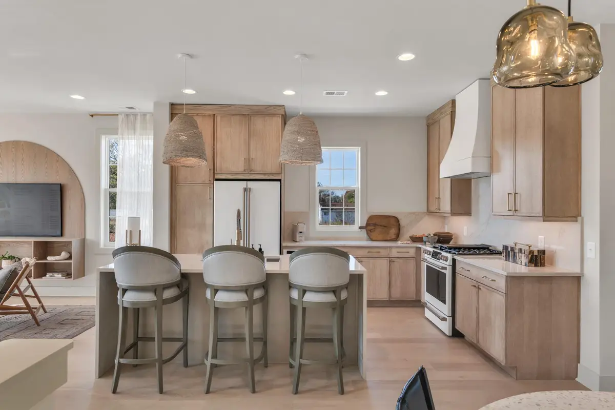 323 Edith Cir, Nashville, TN 37208 - Image #1