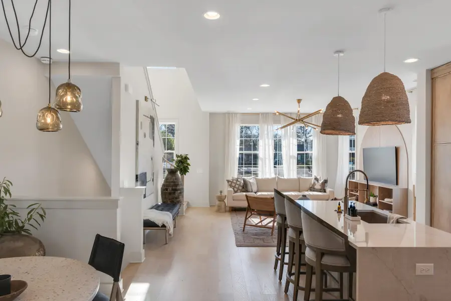 323 Edith Cir, Nashville, TN 37208 - Image #2