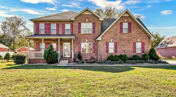 4244 N Woodstock Dr, Clarksville, TN 37040