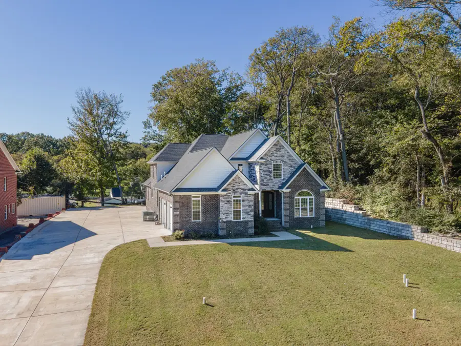 601 Joyce Ave, Lewisburg, TN 37091 - Image #2
